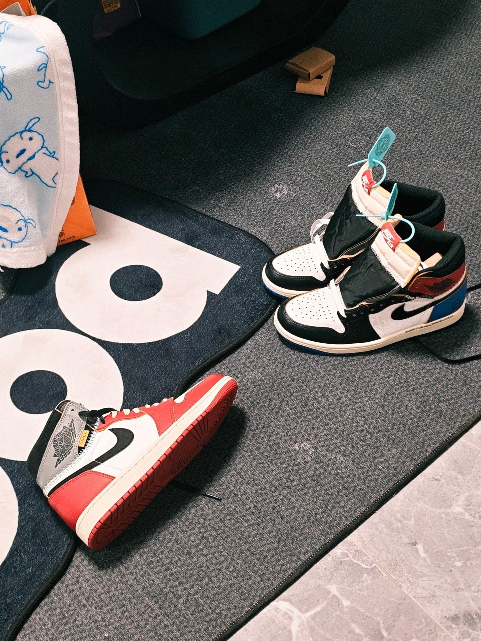 摄影 | 前阵子最火热的两双AJ1